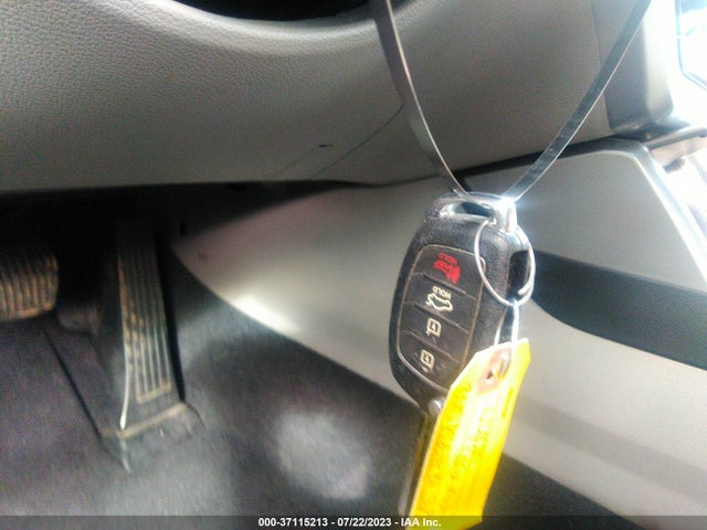 2015 HYUNDAI SONATA 2.4L SE VIN: 5NPE24AF8FH241620