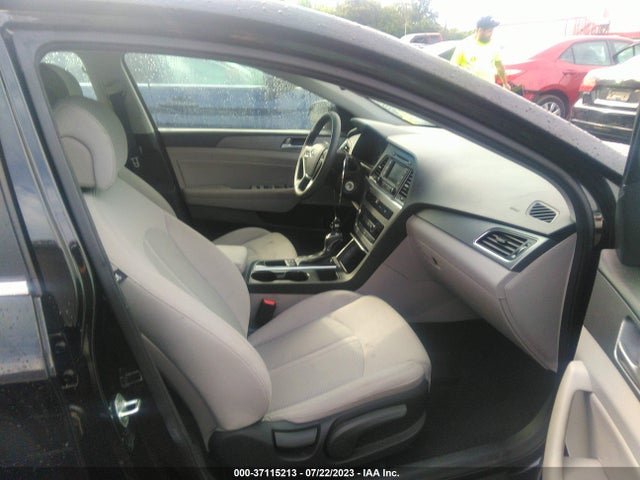 2015 HYUNDAI SONATA 2.4L SE VIN: 5NPE24AF8FH241620