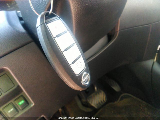 JN8AT2MV8HW267302 Nissan ROGUE SV