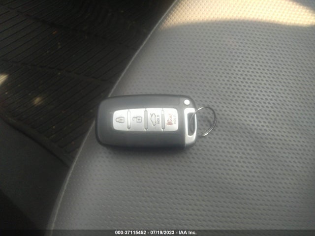 2013 HYUNDAI SONATA LIMITED PZEV VIN: 5NPEC4AC6DH573880