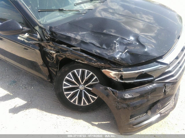 3VWE57BU1KM005026 Volkswagen JETTA SEL