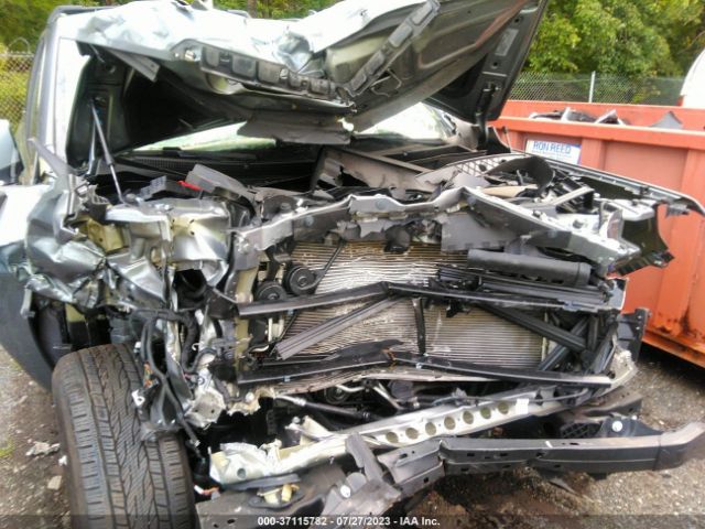 1GKS2BKD8NR270129 GMC YUKON SLT