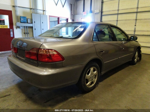 2000 HONDA ACCORD SDN EX W/LEATHER VIN: JHMCG5661YC004245