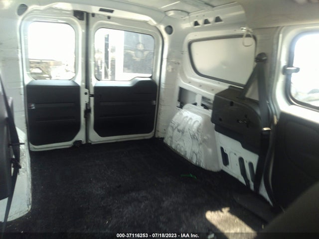 RAM Promaster City Cargo Van Tradesman 2016 ZFBERFAT1G6B16862 Image 8