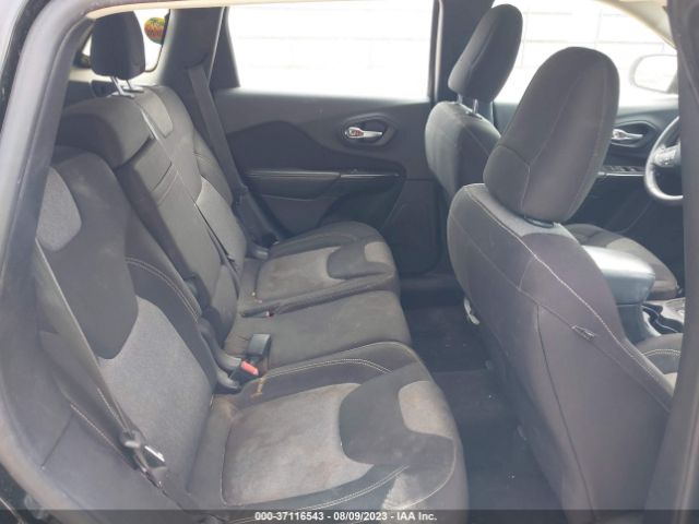 1C4PJMAB8EW192680 Jeep Cherokee Sport