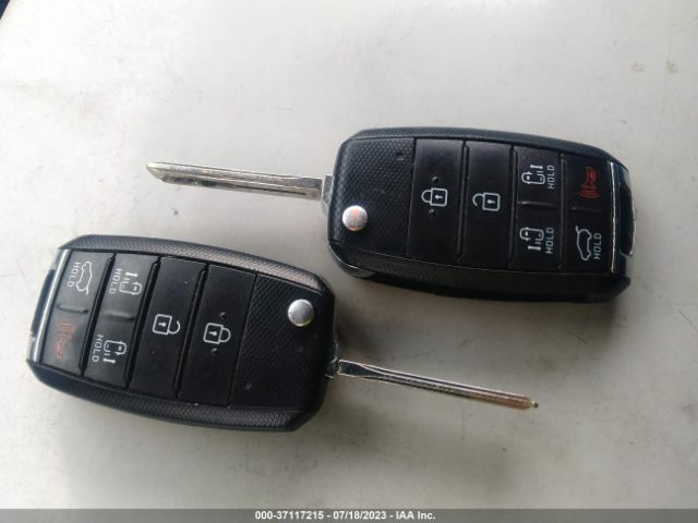 KNDMB5C11G6150817 KIA SEDONA LX
