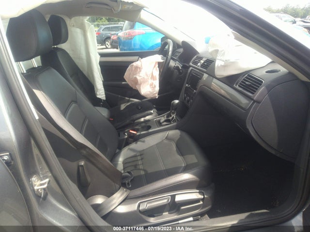 1VWAT7A33FC076202 Volkswagen Passat 1.8t Limited Edition