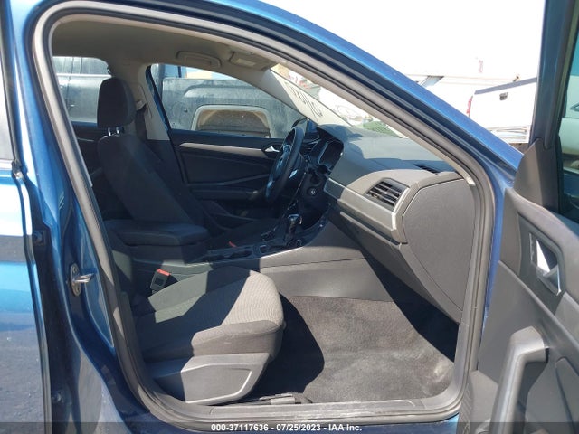 3VWCB7BU5KM247916 Volkswagen JETTA SE