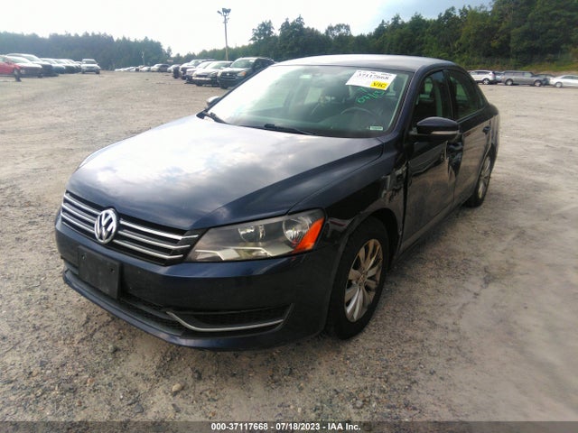 1VWAT7A32EC077243 Volkswagen Passat Wolfsburg Ed