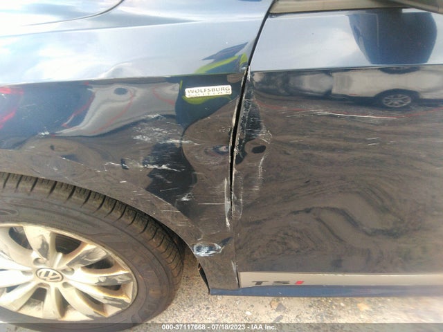 1VWAT7A32EC077243 Volkswagen Passat Wolfsburg Ed