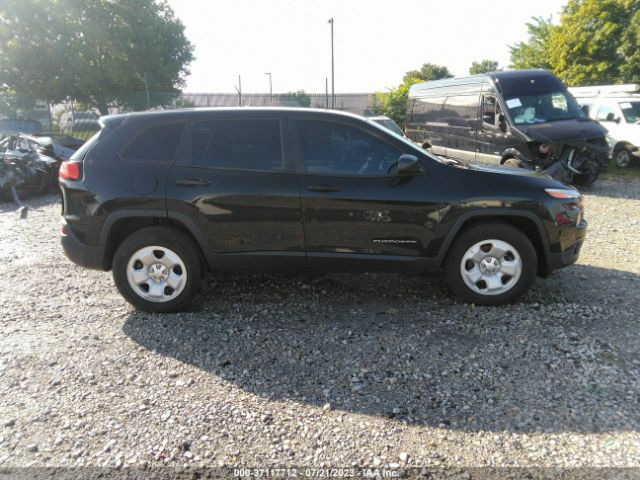 1C4PJMAB6GW294174 Jeep Cherokee Sport