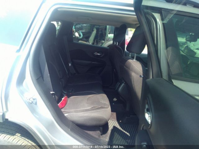 1C4PJMCS8GW226617 Jeep Cherokee Altitude