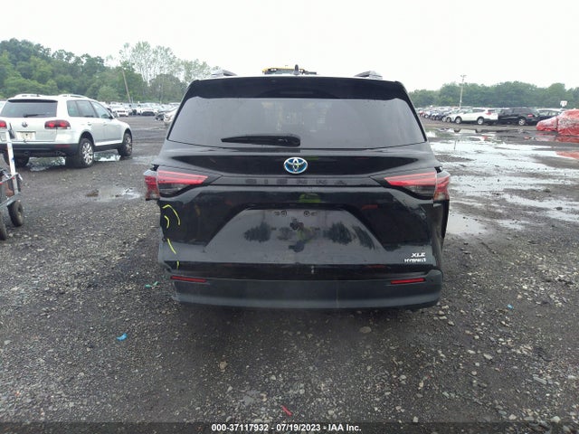 2021 TOYOTA SIENNA XLE VIN: 5TDJRKEC3MS021551