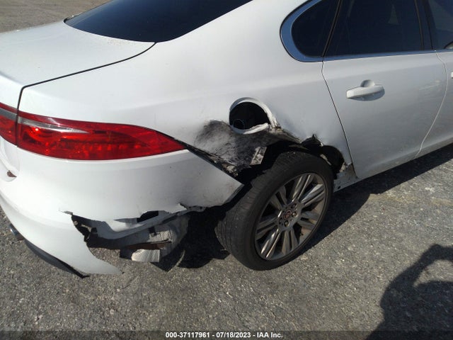 2017 JAGUAR XF 35T PREMIUM VIN: SAJBJ4BV4HCY40395