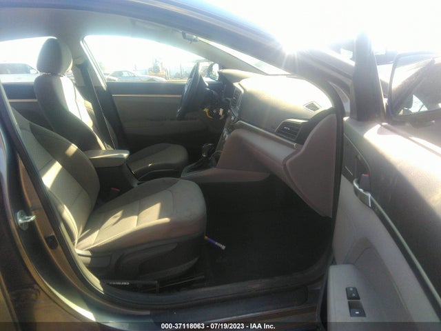 Hyundai ELANTRA SE 2019 5NPD74LF7KH451484 Image 11