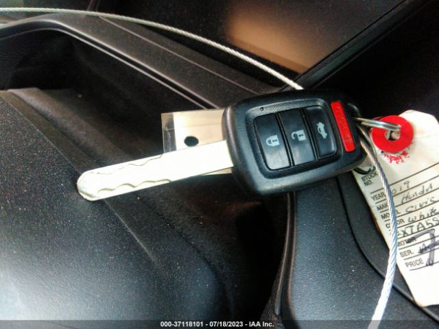 19XFC2F62KE012475 Honda Civic Sedan Lx