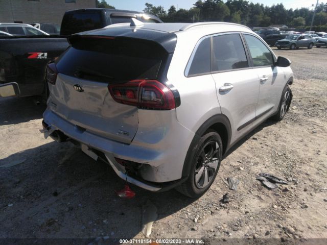 KNDCB3LC5H5071949 KIA NIRO LX