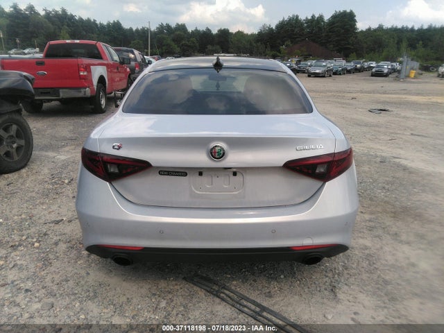 2022 Alfa Romeo Giulia, VIN: ZARFANBN6N7653109