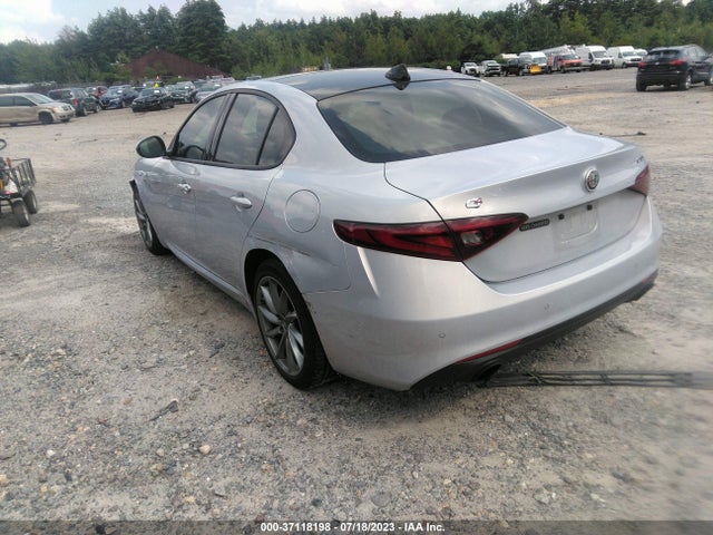 2022 Alfa Romeo Giulia, VIN: ZARFANBN6N7653109
