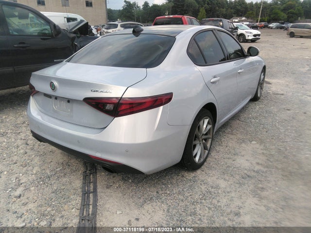 2022 Alfa Romeo Giulia, VIN: ZARFANBN6N7653109