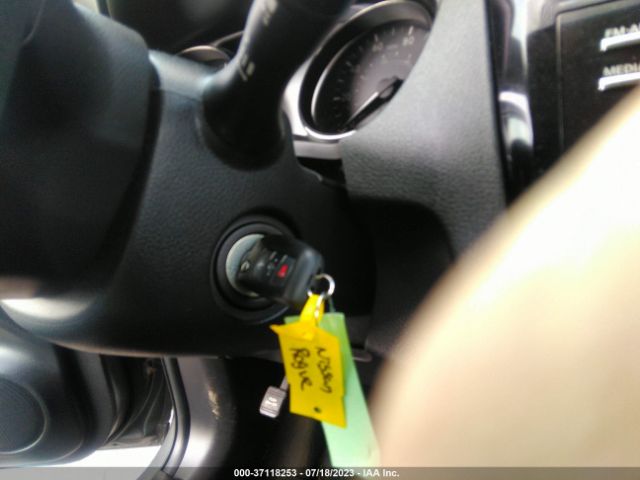 JN8AT2MV2HW261527 Nissan ROGUE S