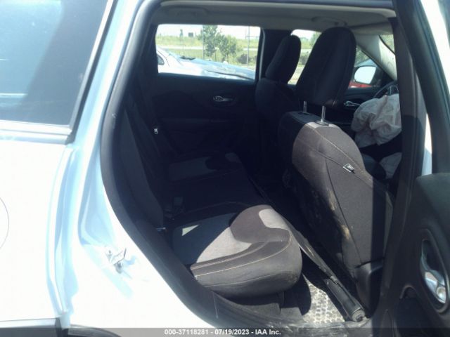 1C4PJMAB6FW775640 Jeep Cherokee Sport