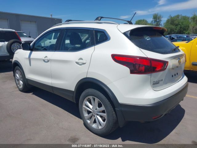 JN1BJ1CR1HW115675 Nissan Rogue Sport Sv
