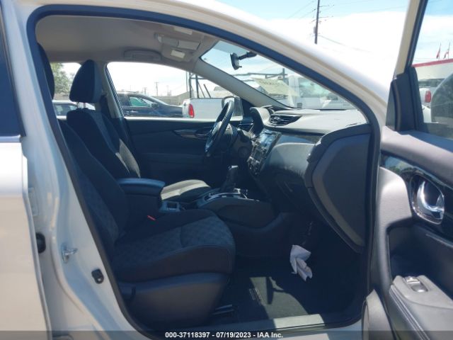 JN1BJ1CR1HW115675 Nissan Rogue Sport Sv