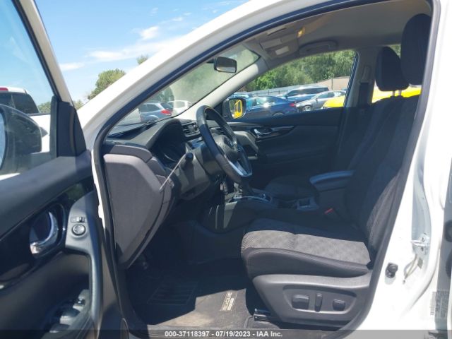 JN1BJ1CR1HW115675 Nissan Rogue Sport Sv