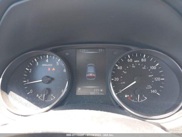JN1BJ1CR1HW115675 Nissan Rogue Sport Sv