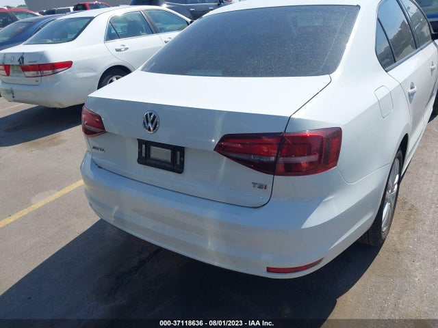 3VW2B7AJ2JM210890 Volkswagen Jetta 1.4t S