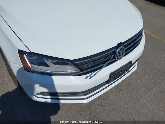 3VW2B7AJ2JM210890 Volkswagen Jetta 1.4t S