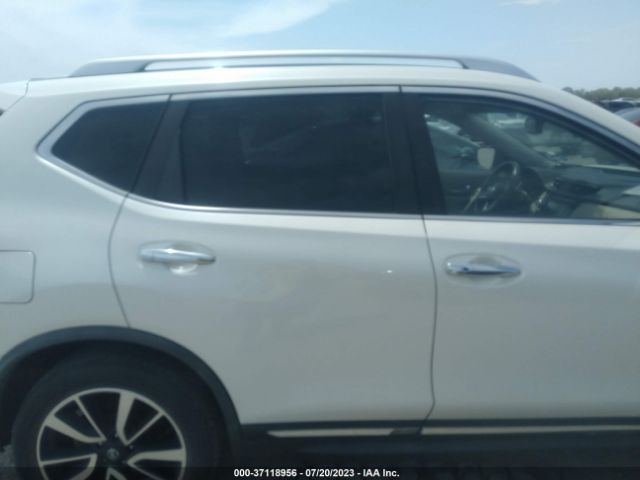 JN8AT2MT8JW458593 Nissan Rogue Sl