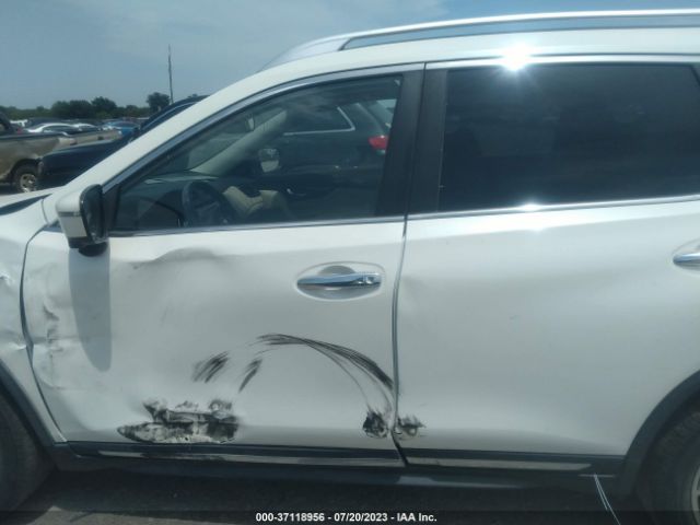 JN8AT2MT8JW458593 Nissan Rogue Sl