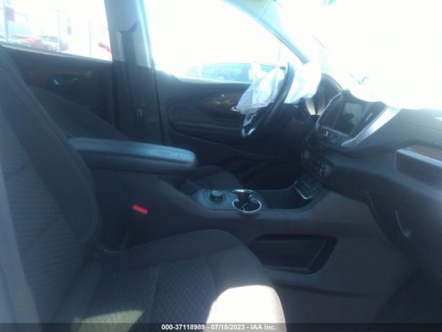 3GKALMEV2KL215946 GMC Terrain Sle
