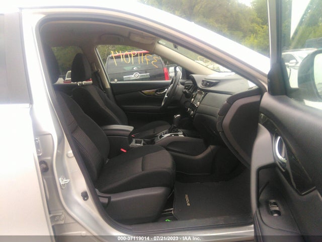 2017 NISSAN ROGUE SV VIN: KNMAT2MV8HP567427
