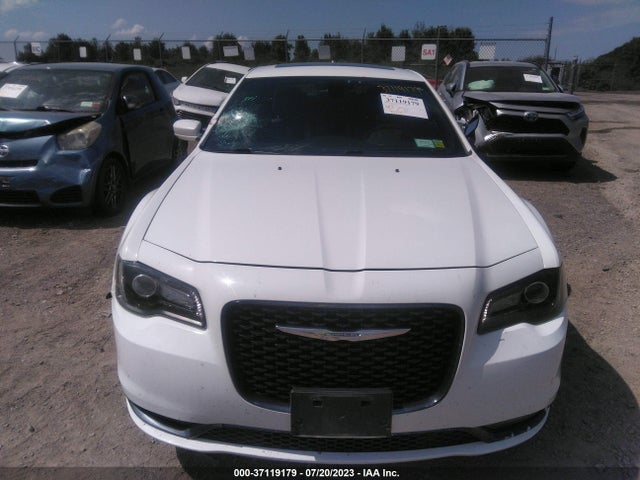 2C3CCAGG6GH162108 Chrysler 300 300s