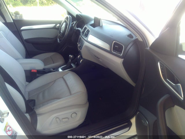 WA1FFCFS5FR013621 Audi Q3 2.0t Prestige