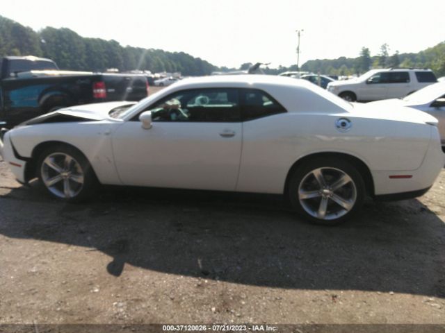 2C3CDZAG7FH805410 Dodge Challenger Sxt