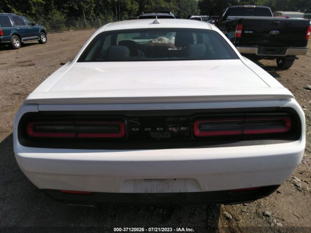 2C3CDZAG7FH805410 Dodge Challenger Sxt