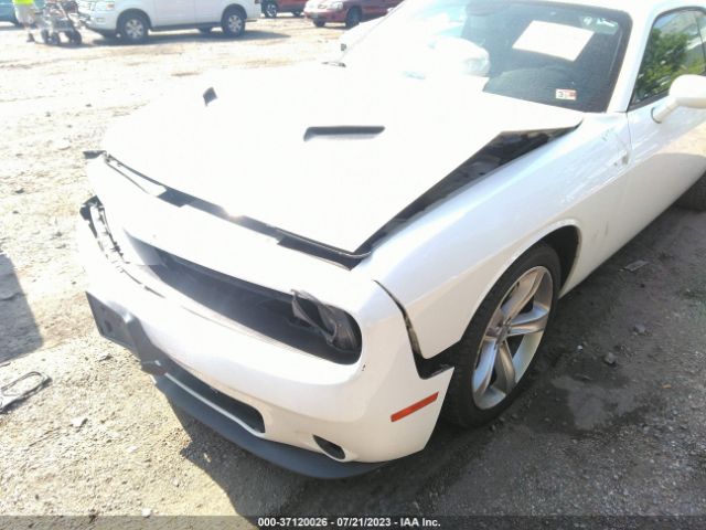 2C3CDZAG7FH805410 Dodge Challenger Sxt