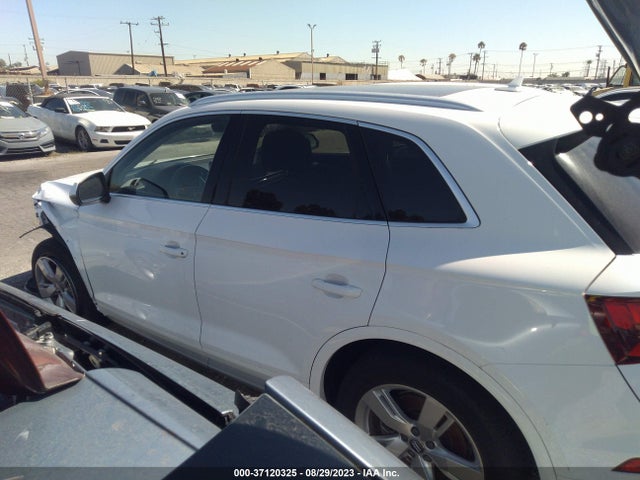 WA1BNAFY5J2236320 Audi Q5 Premium Plus