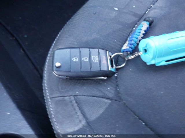 KNDJP3A57H7448072 KIA SOUL +