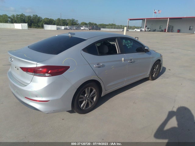 2018 HYUNDAI ELANTRA SEL VIN: 5NPD84LF2JH307983