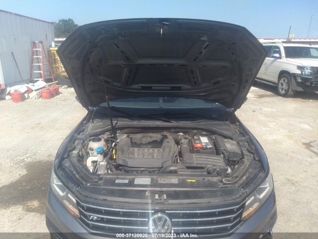 1VWAA7A30JC030602 Volkswagen Passat 2.0t S/r-line