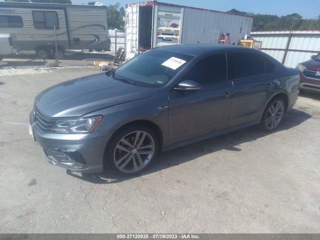 1VWAA7A30JC030602 Volkswagen Passat 2.0t S/r-line