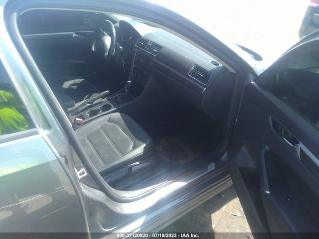 1VWAA7A30JC030602 Volkswagen Passat 2.0t S/r-line