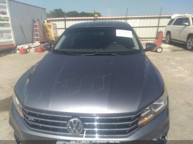 1VWAA7A30JC030602 Volkswagen Passat 2.0t S/r-line