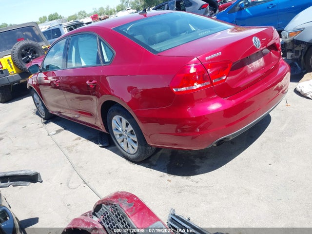 1VWAT7A38FC054003 Volkswagen Passat 1.8t Wolfsburg Ed