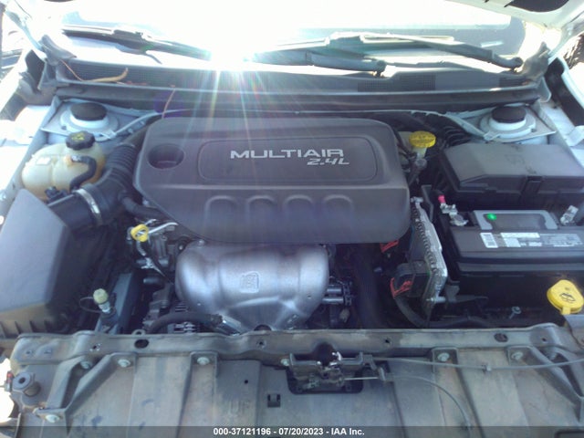 Chrysler 200 Limited Platinum 2017 1C3CCCABXHN505701 Image 10